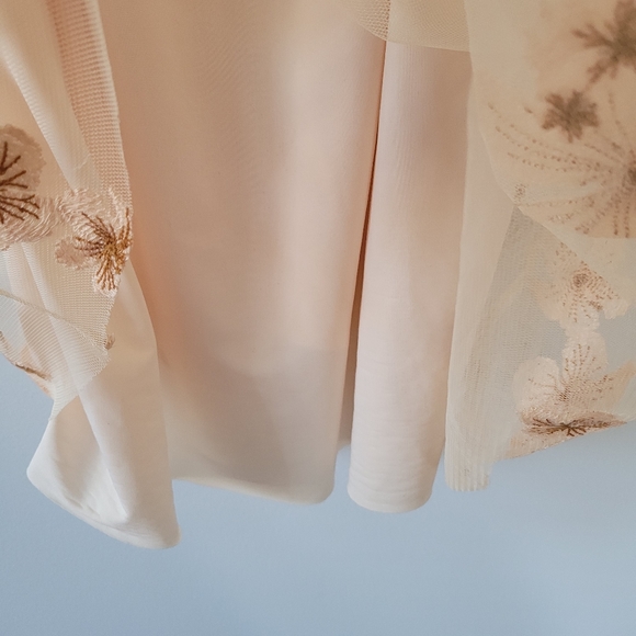 TOBI Donna Floral Embroidered Cream Babydoll Open Back Mini Dress - Picture 12 of 15